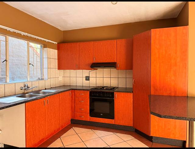 3 BEDROOM HOUSE FOR SALE IN BO-DORP